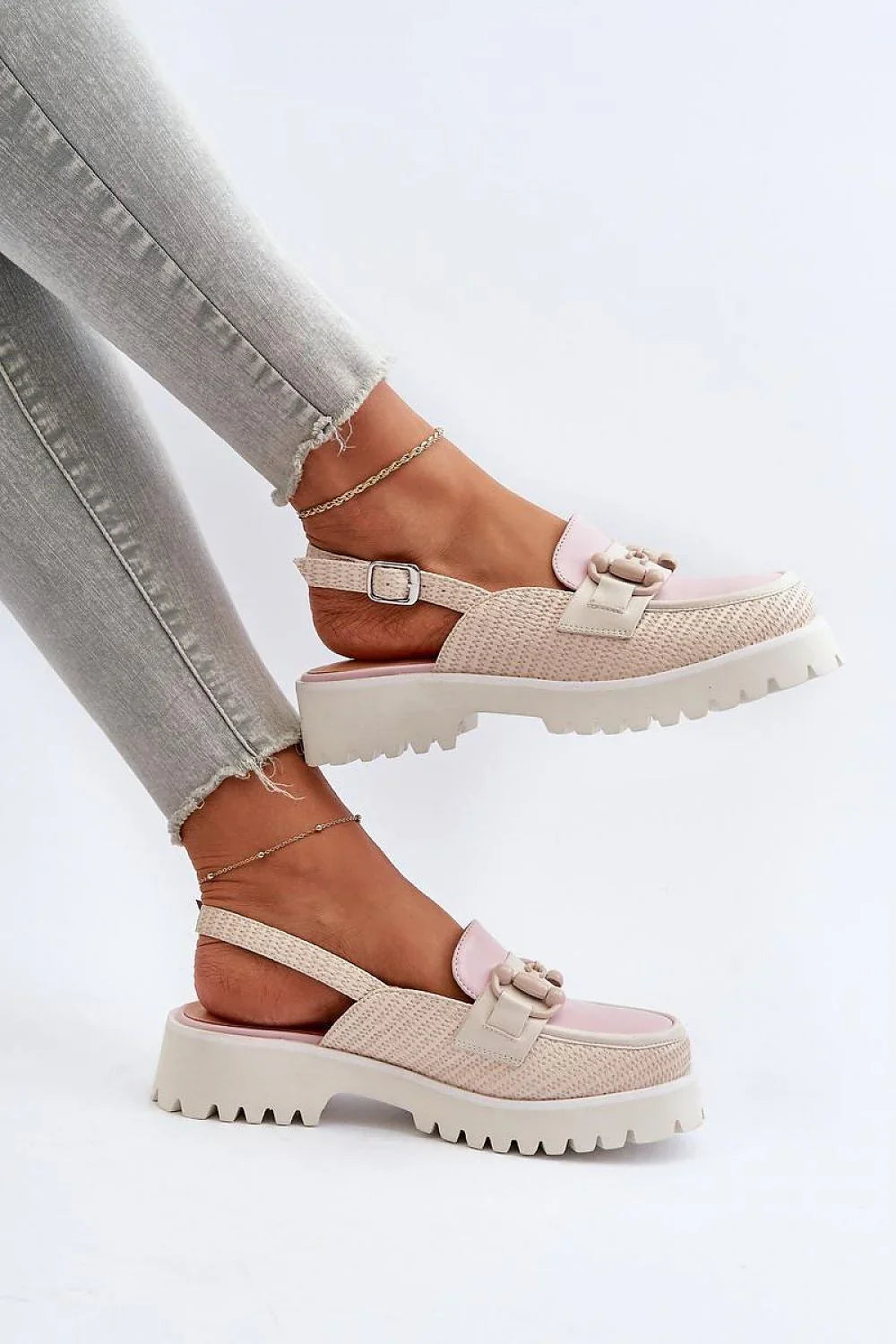 Women Casual Closed Toe Block Heel Sandals