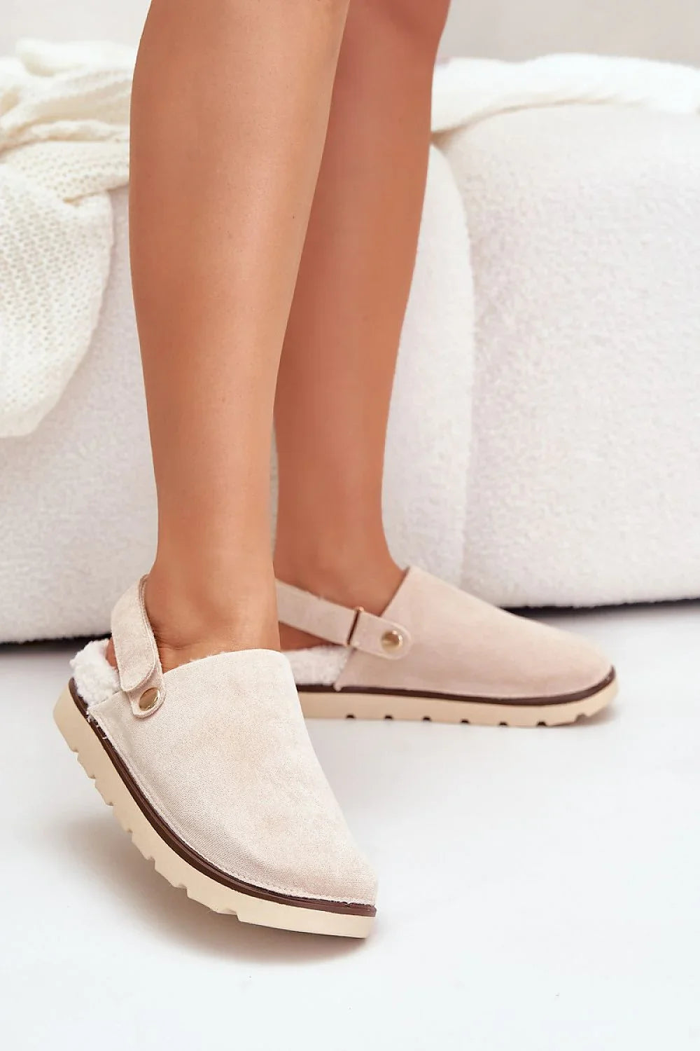 Women Velcro Adjustable Winter Slippers