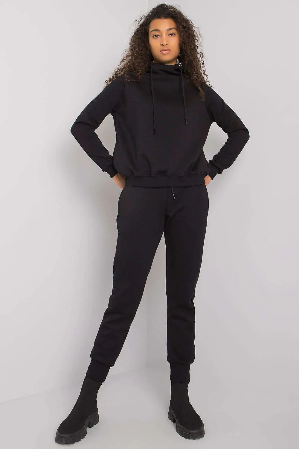 Women’s Classic Hoodie and Pants Tracksuit Set