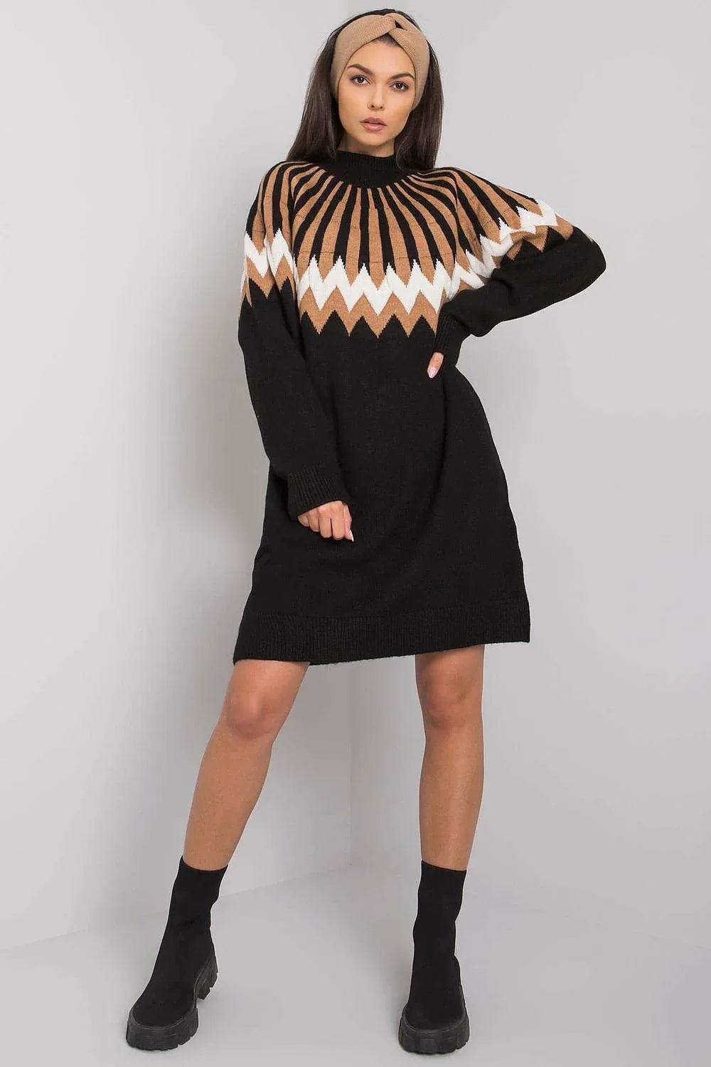 Women's Knee-Length Day Dress - Relaxed With Long Sleeves