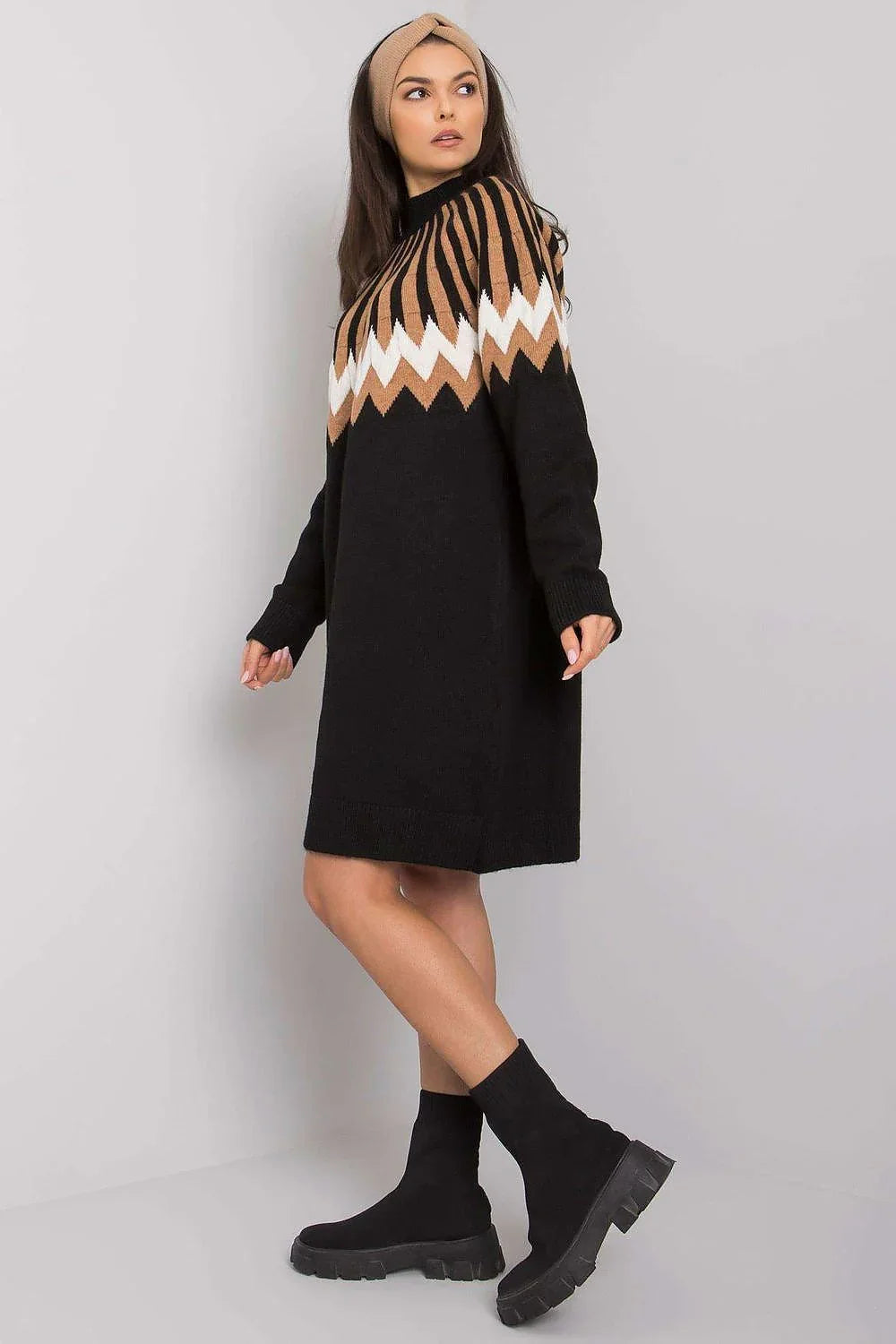 Women's Knee-Length Day Dress - Relaxed With Long Sleeves