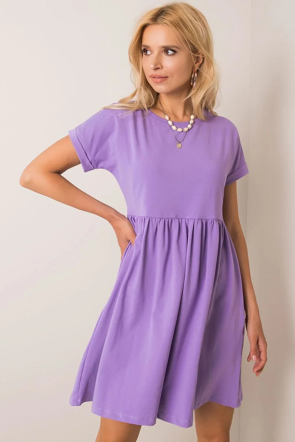 Women's Knee-Length Day Dress – Relaxed With Short Sleeves