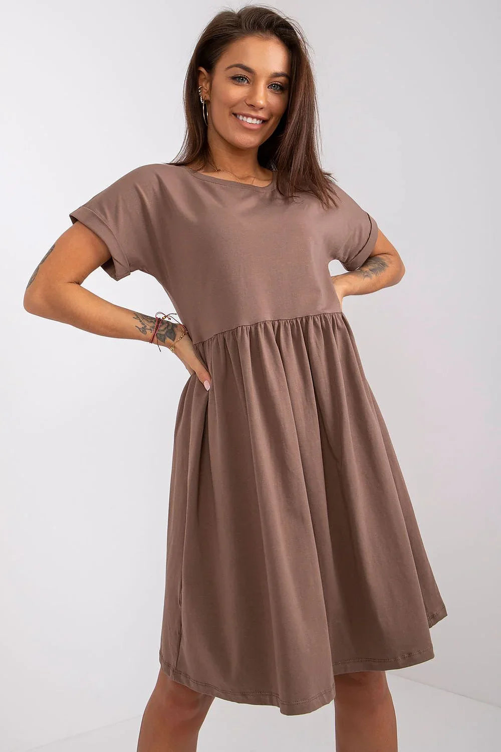 Women's Knee-Length Day Dress – Relaxed With Short Sleeves
