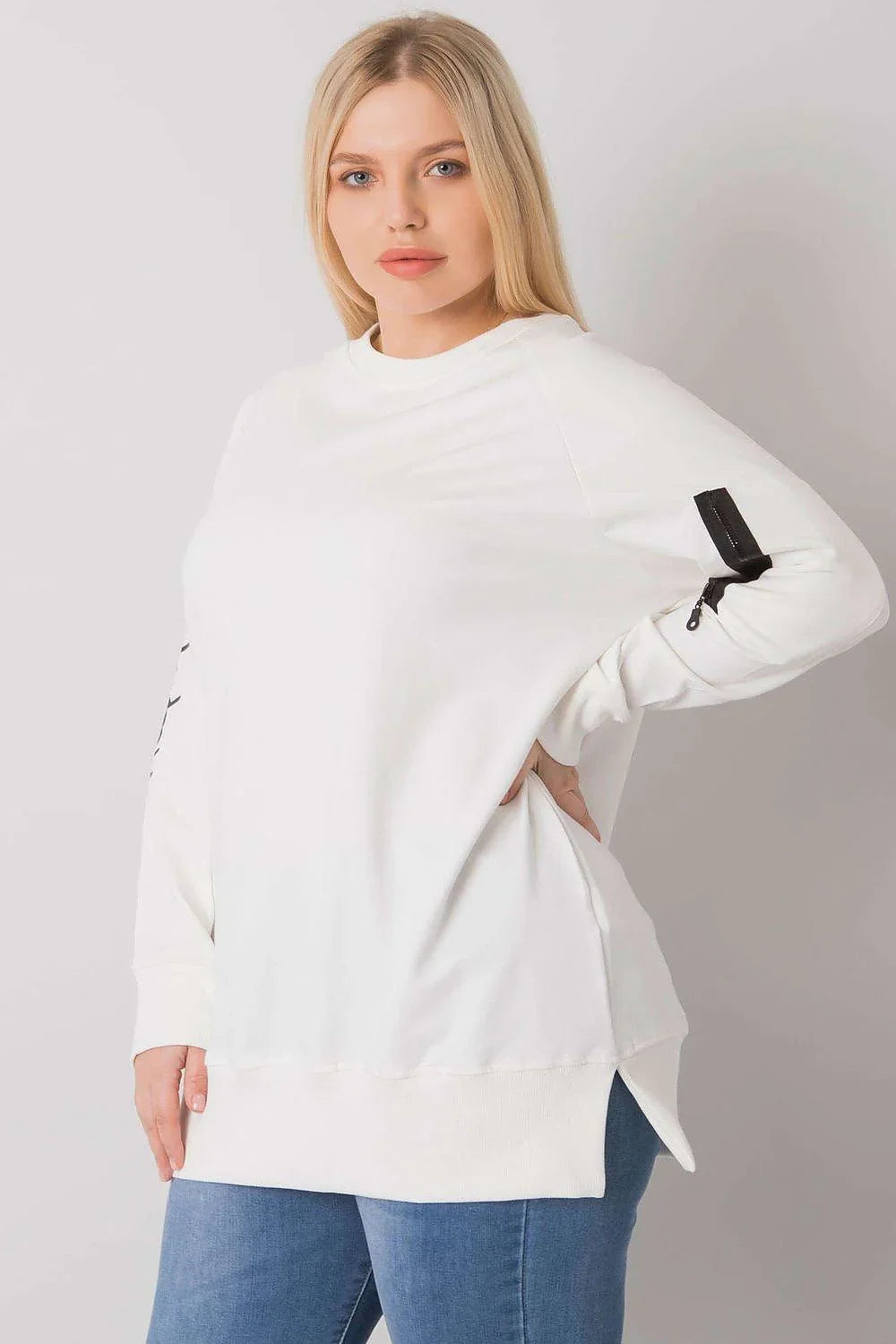 Women's Sweatshirt - Crew-Neck With Oversized Fit