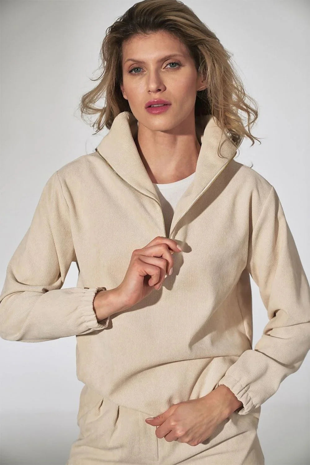 Women's Sweatshirt - Mock-Neck With Regular Fit