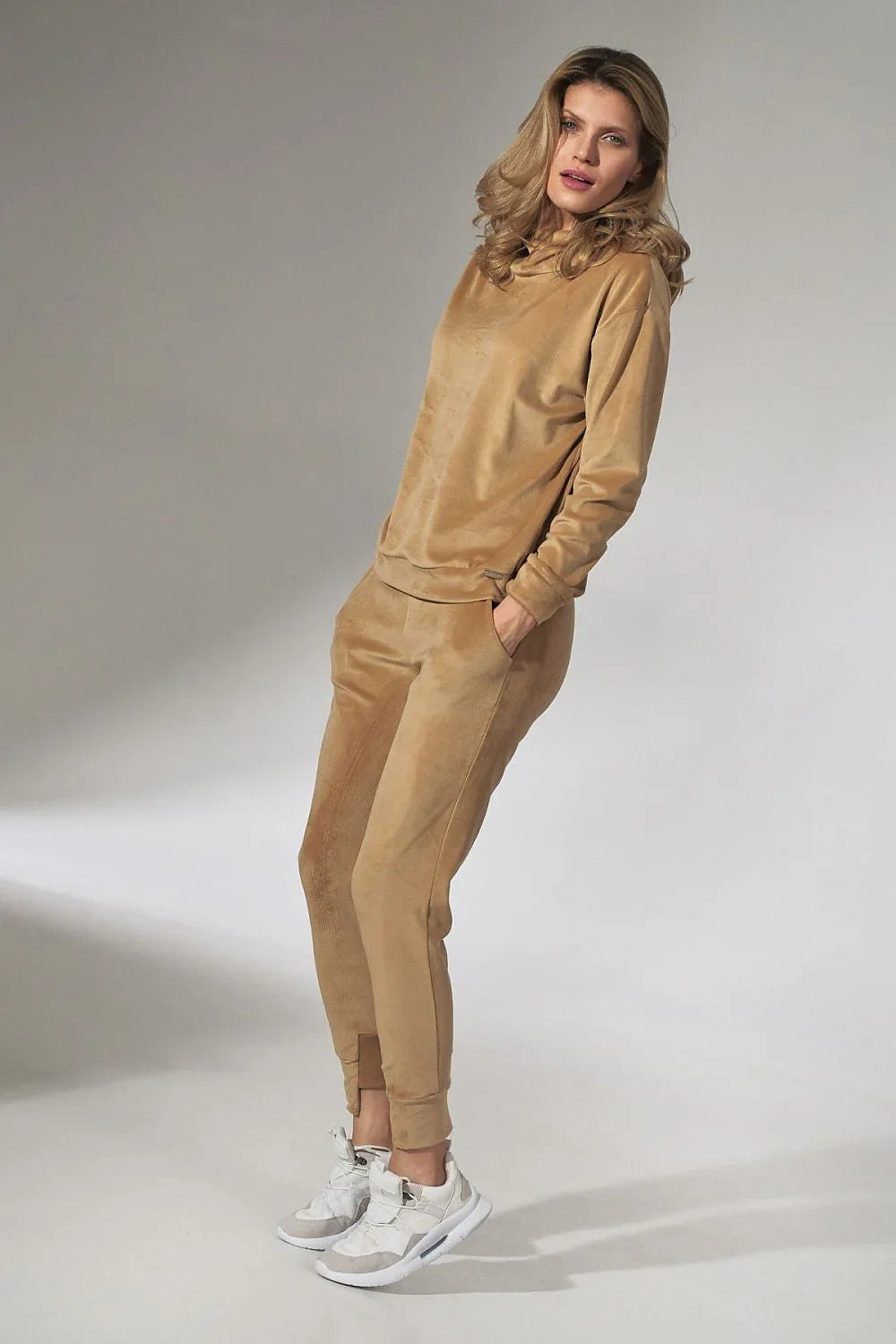 Women's Sweatshirt - Mock-Neck With Relaxed Fit
