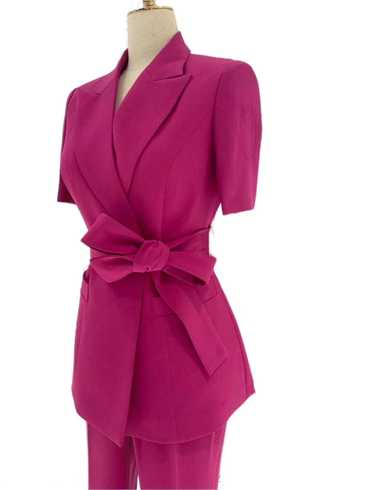 Chic Elegant Women's Pant Suit - Solid Belted