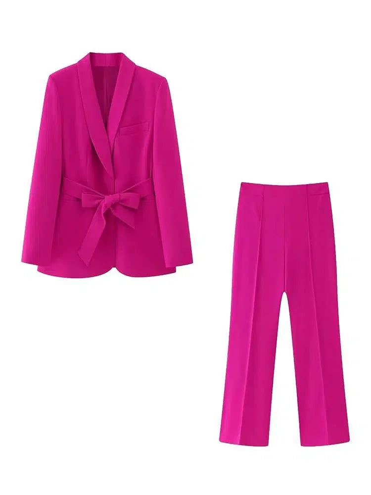 Chic Women's Pant Suit - Solid Single-Breasted