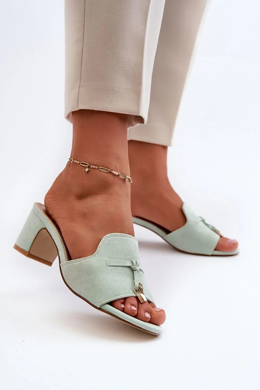  Flip-flops model 198675 Step in style 