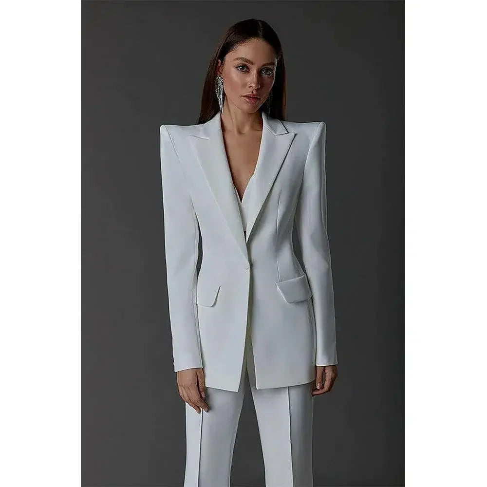Elegant Women's Pant Suit - Solid Single-Breasted