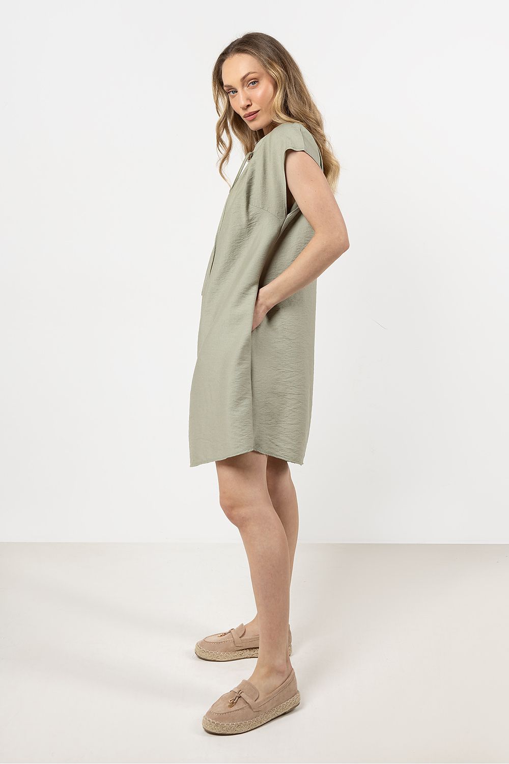 Knee Length Dress – Collar, Relaxed Cut, Pockets, Green – Daydress | GUOCALI – view 2