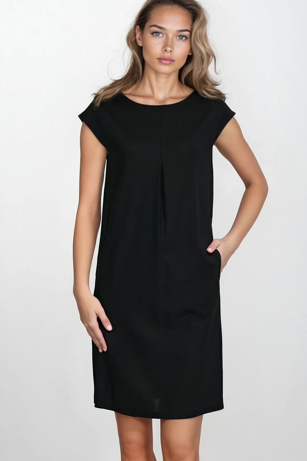 Summer Knee Length Dress – Round Neck, Relaxed Cut, Black – Daydress | GUOCALI