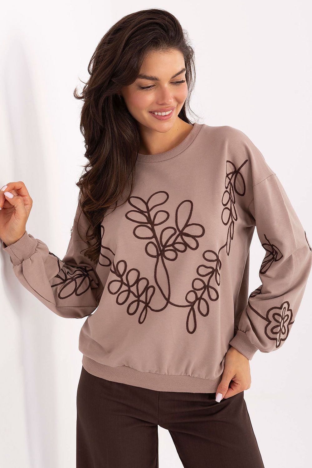 Women's Sweatshirt Crew Neck Subtle Embroidery Cotton Blend – Sweatshirt | GUOCALI – view 4